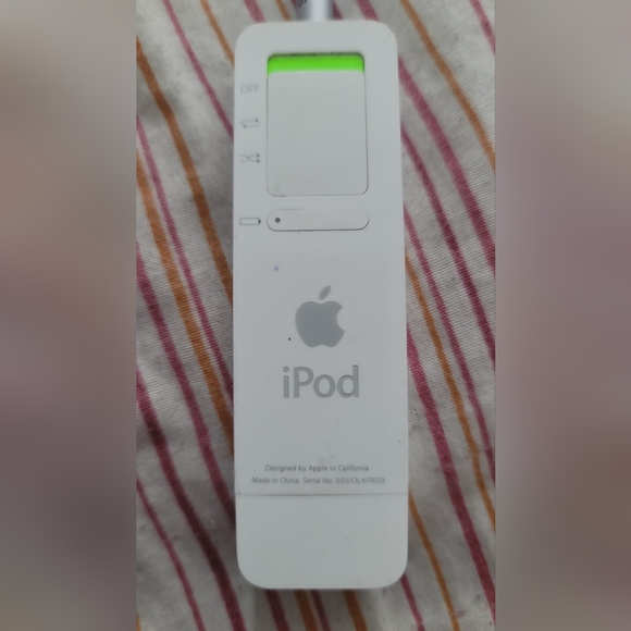 Apple Ipod Shuffle 1st Generation 512MB A1112 - Picture 3 of 3